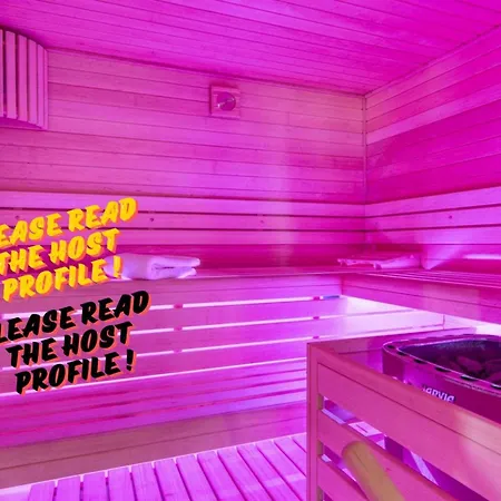 Дом отдыха Luxury With Pooll